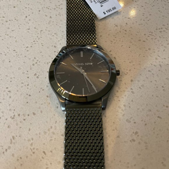 MK8608 Runway Grey/Steel Watch - Dark green/olive - Picture 3 of 4